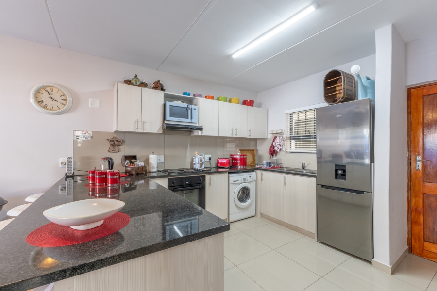 2 Bedroom Property for Sale in Admirals Park Western Cape